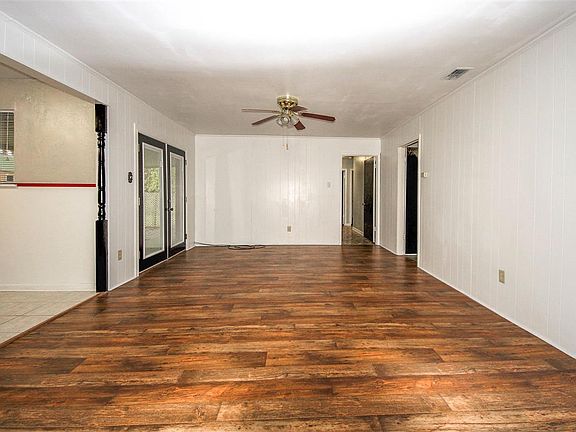 4th image of 1408 Columbia Dr