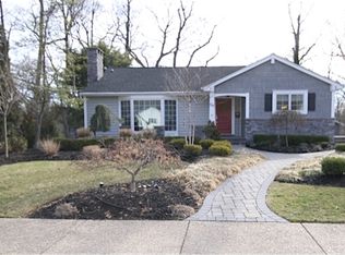 865 Edge Park Dr, Haddonfield, NJ 08033