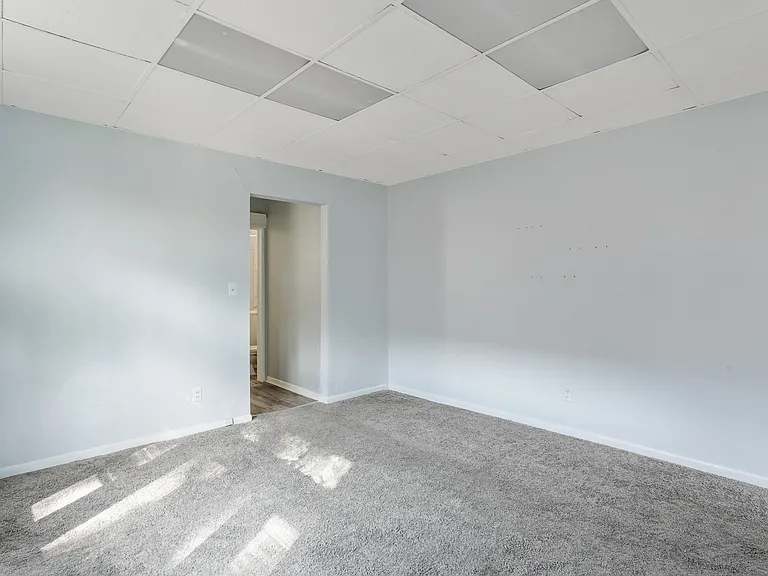 405 E 6th St #4 — Photo 5