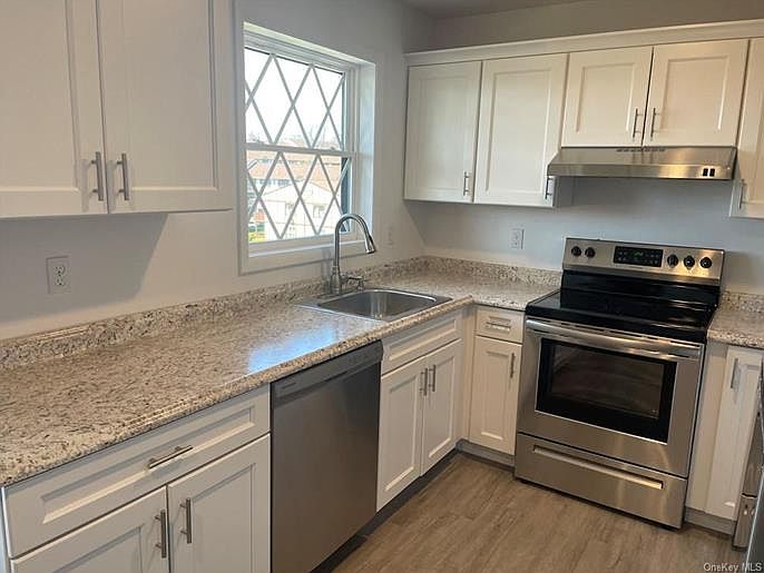1st image of 486 Sierra Vista Ln