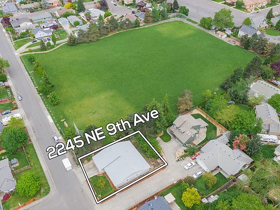 2nd image of 2245 NE 9th Ave