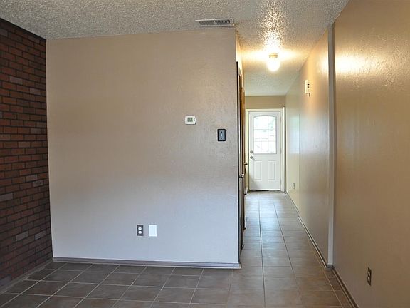 3rd image of 3731 Kriss Dr APT 2