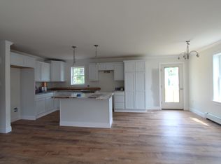 32 Streamside Dr, Auburn, ME 04210