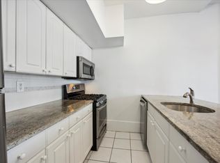 2023 Walnut St APT 3F, Philadelphia, PA 19103