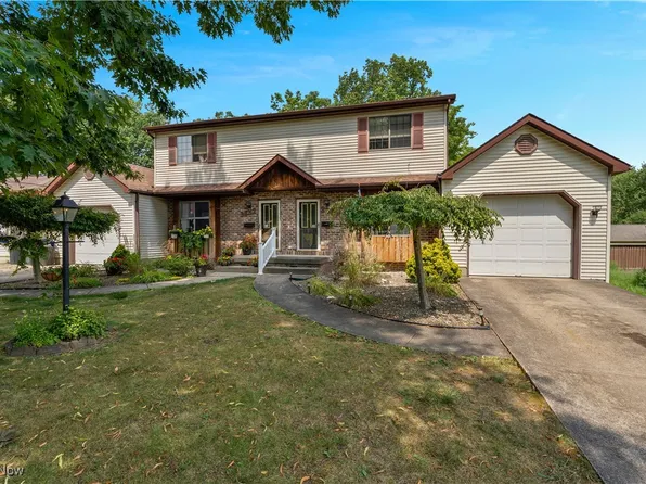 3850-3852 Daytona Dr, Youngstown, OH 44515