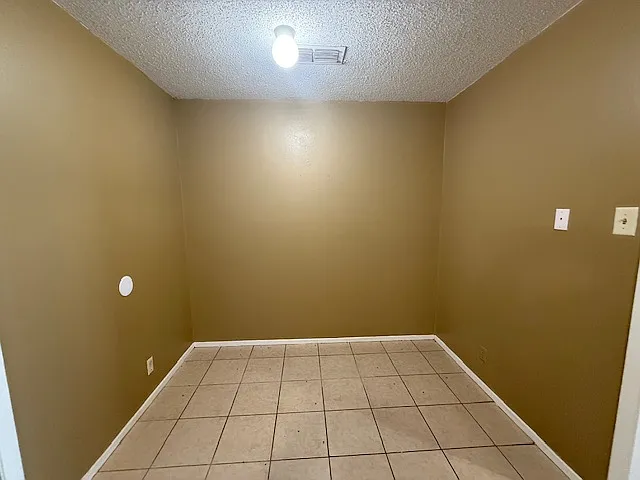 2 bed, 967 sqft, $895 — Photo 3
