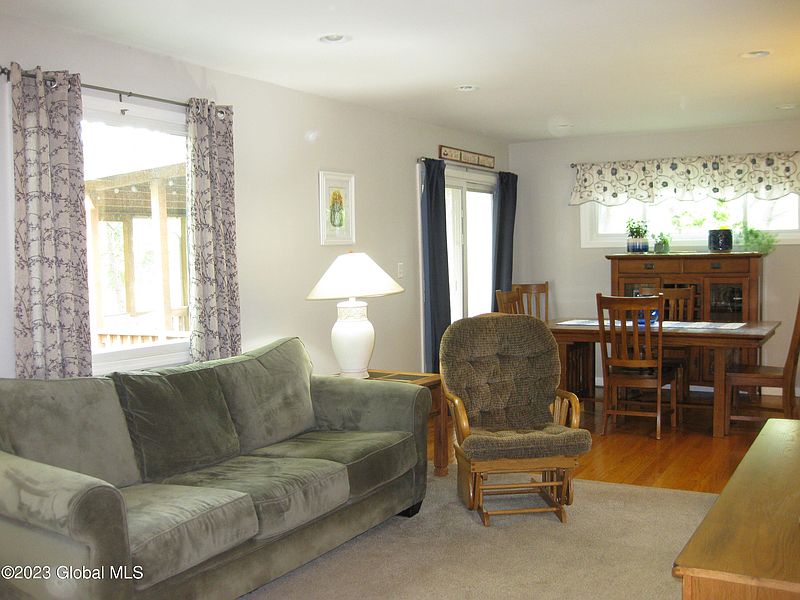 5th image of 33 Parkview Court