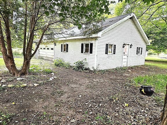 3rd image of 329 Jonesville St