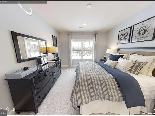 310 Piper Ln, Malvern, PA 19355