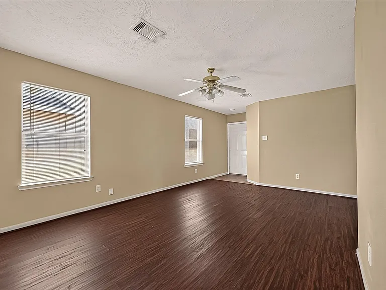 827 Royal George Ln — Photo 9