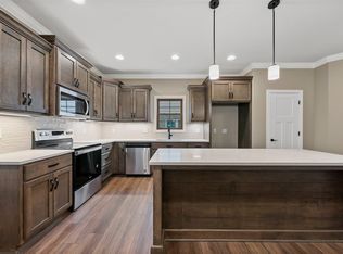 555 Cumberland Pointe Ln, Bowling Green, KY 42103