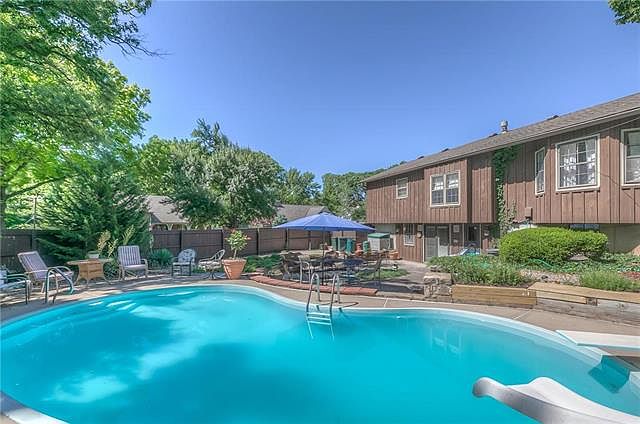 1st image of 10031 Briar Dr