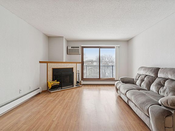 4th image of 3440 Golfview Dr Unit 211