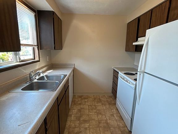 4th image of 105-107 McGuire Ln #105