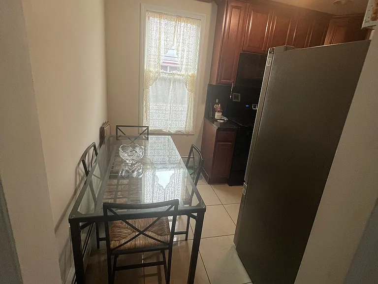 292 Woodlawn Ave #2 — Photo 9