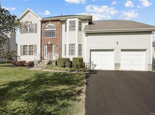 2647 Liberty Rdg, New Windsor, NY 12553