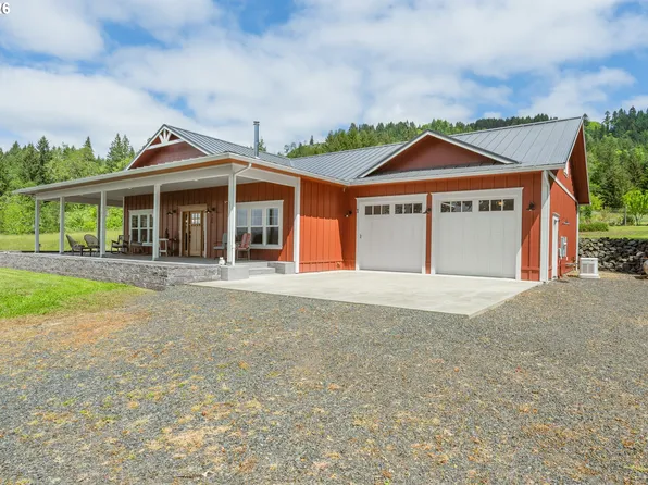 1552 Azalea Dr, Elkton, OR 97436