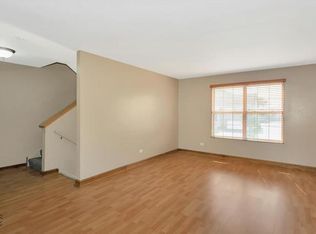 1906 S Austrian Pine St, Lockport, IL 60441