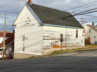 131 Renfrew St, Dalhousie, NB E8C2H8