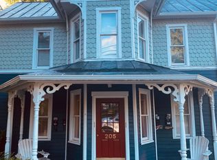 205 Culpeper St APT A, Warrenton, VA 20186