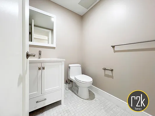 Rented by Realty 2000 Corp | media 20