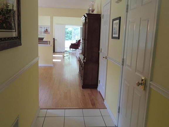 4th image of 2228 S Chanticleer Ct
