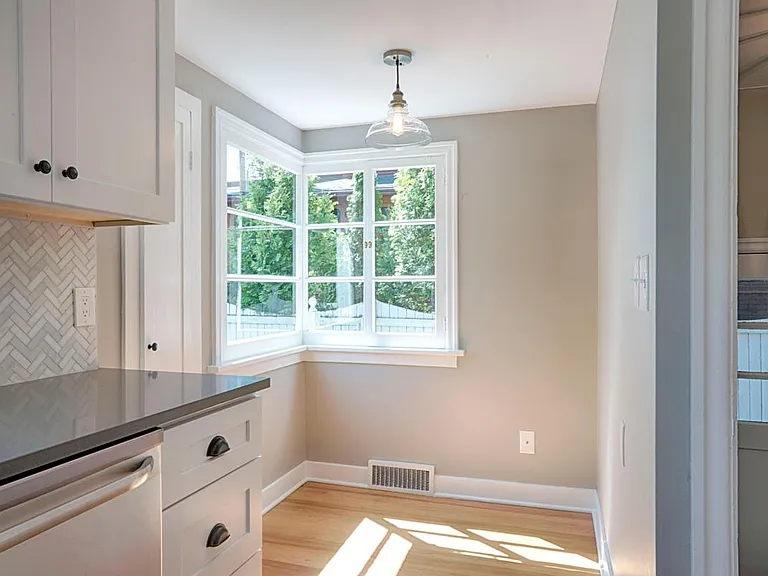Eat-in Kitchen nook