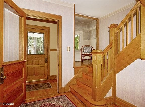 2nd image of 534 N Elmwood Ave