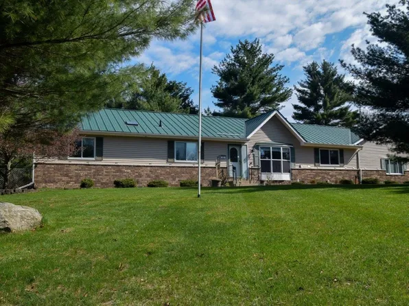 930 Glen Ln, Wisconsin Dells, WI 53965