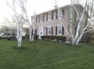 3910 Whispering Trails Dr, Hoffman Estates, IL 60192