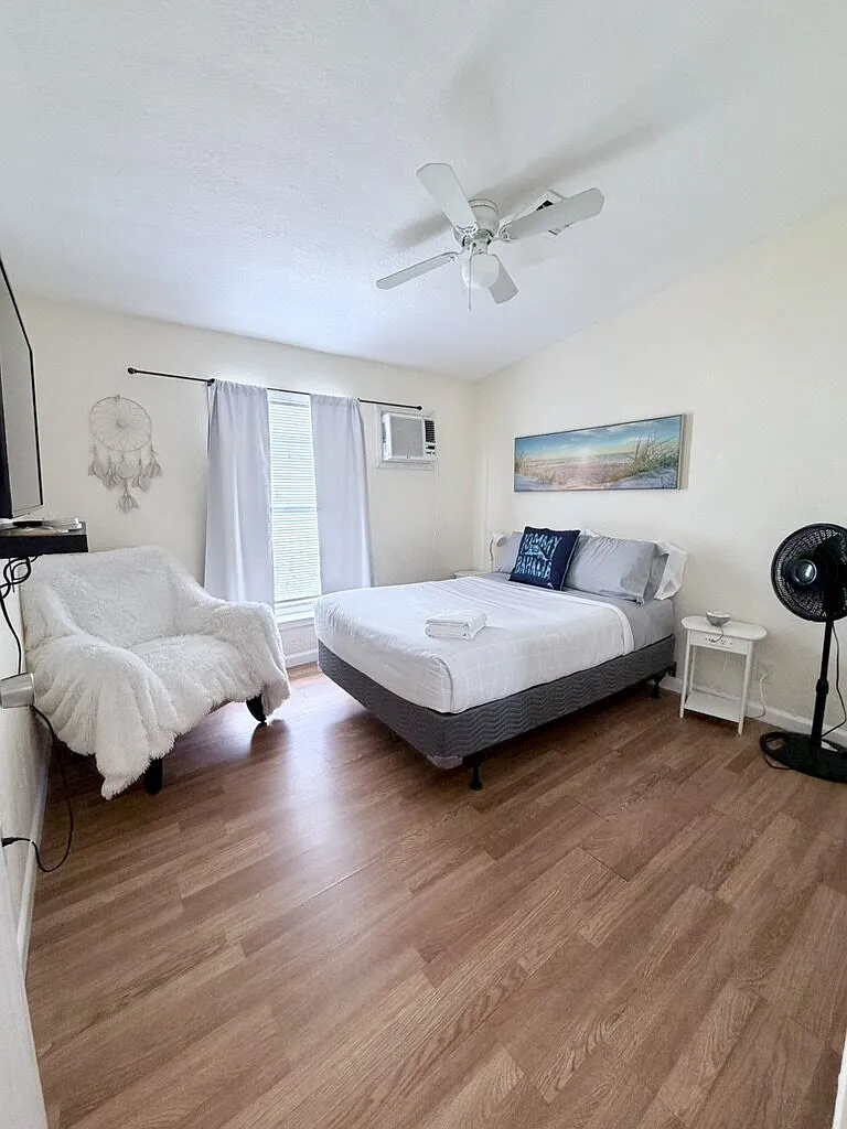 1 bed, 1.0 bath, $950 — Photo 2