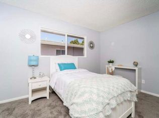 820 E Meadbrook St, Carson, CA 90746