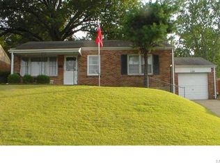 1156 Jolene Dr, Saint Louis, MO 63137