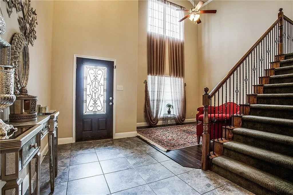 4 bed, 2911 sqft, $3,200 — Photo 3