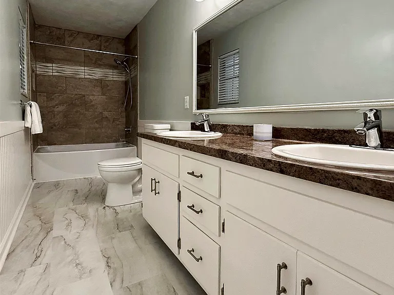 4728 Pimlico Dr — Photo 15