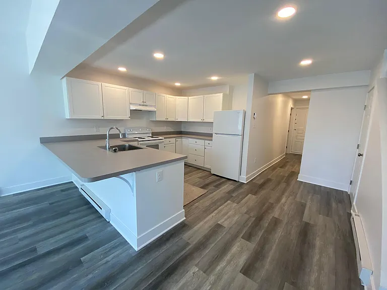 27 E Walnut St #2 — Photo 11