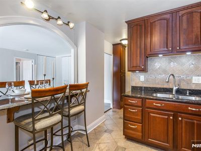 2077 Center Ave APT 5K, Fort Lee, NJ, 07024