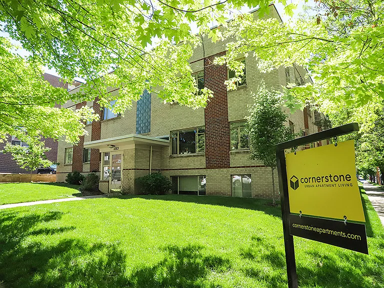 1283 Elizabeth St — Photo 24