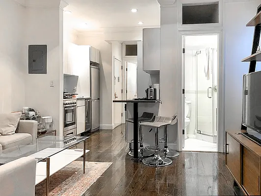 Rented by Dallien Realty Limited Liability Company | media 30