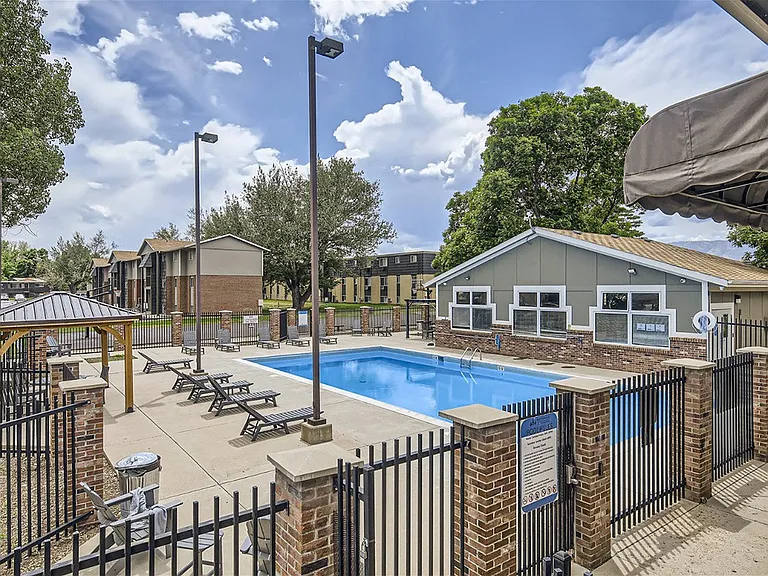 The Ramblewood Resort-Style Swimming Pool