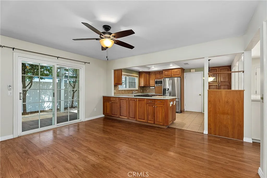 3 bed, 1693 sqft, $4,100 — Photo 3