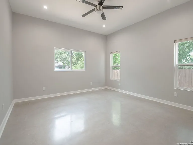 817 Potomac — Photo 18