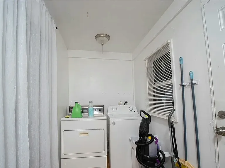 114 Deer St — Photo 14