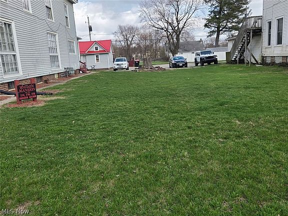 3rd image of 214-218 Hudson Ave