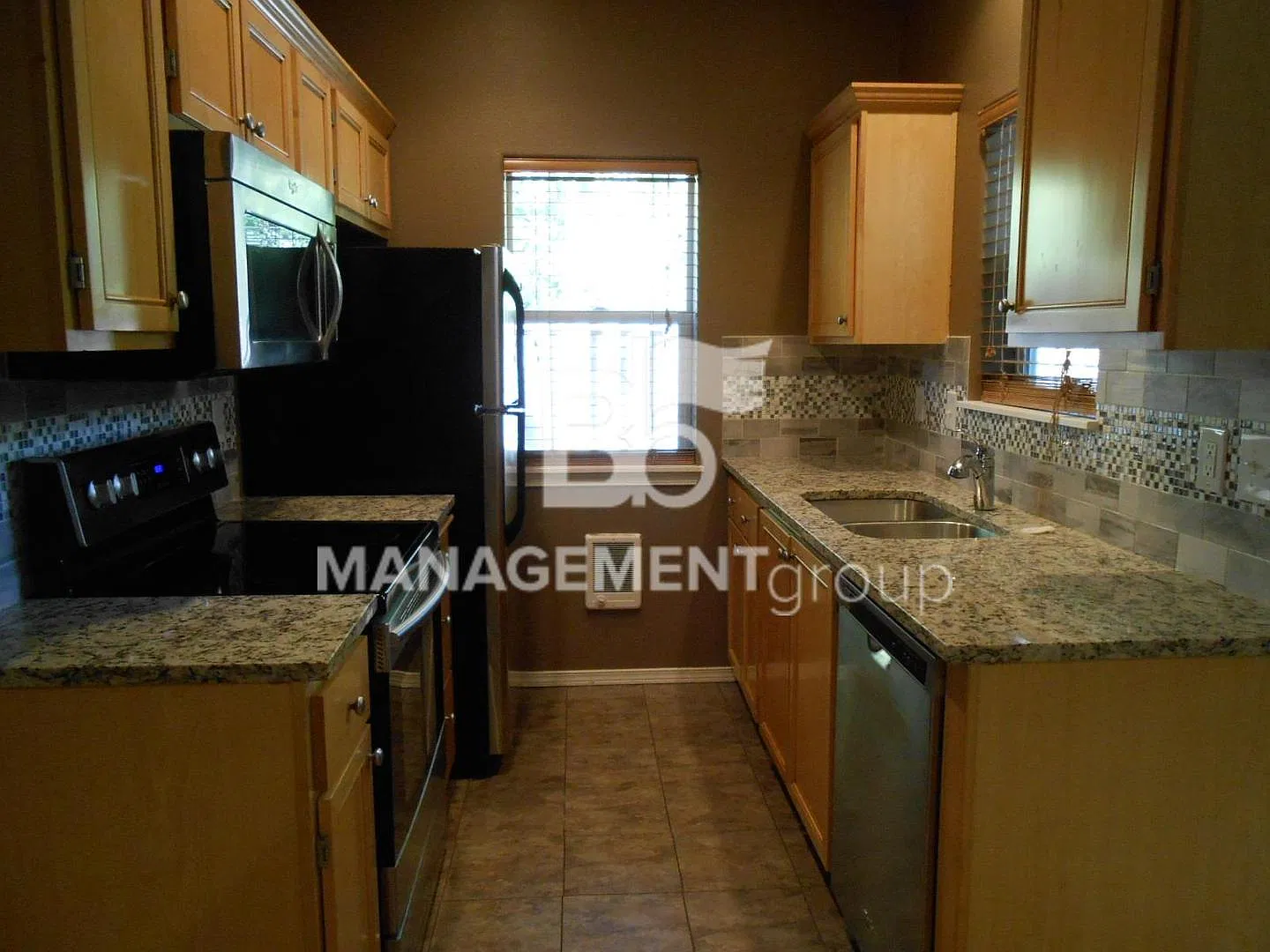 Orenco/Hillsboro Townhome Close to Intel & Shopping — Photo 2