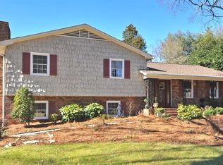 3070 Ormond Dr, Winston Salem, NC 27106