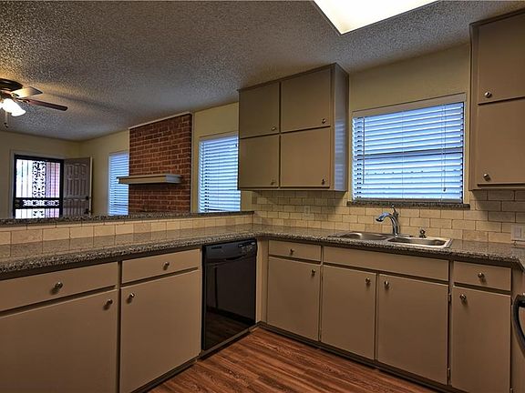 2nd image of 5924 Royal Club Dr