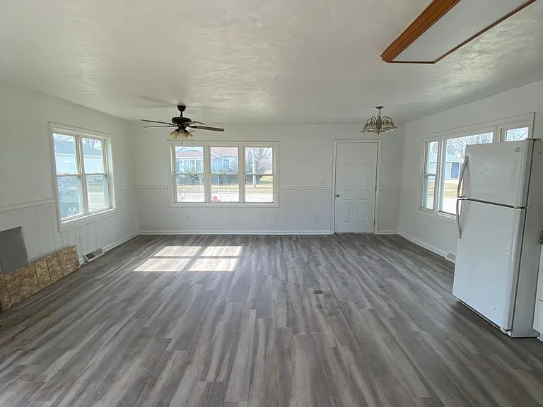 1245 Butler St — Photo 5