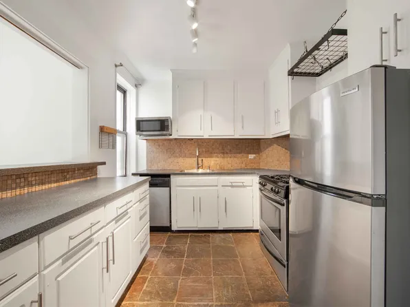 100 Ocean Parkway image 5 of 11