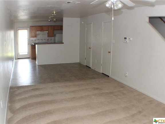 5th image of 102 E Robin Ln
